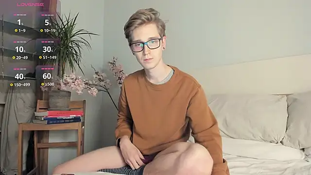 Snapshot of Shirizi chatting on 12-10-24, 06:49 Shirizi online show from 12-10-24, 06:49