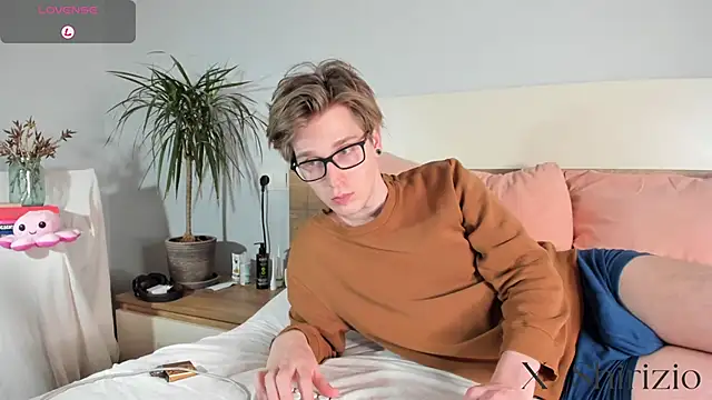 Snapshot of Shirizi chatting on 02-28-25, 10:28 Shirizi online show from 02-28-25, 10:28