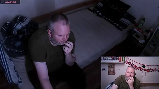 Snapshot of ShyBoy1982 chatting on 03-23-25, 02:04 ShyBoy1982 online show from 03-23-25, 02:04