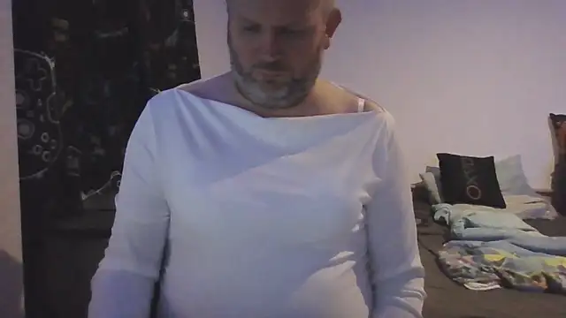 ShyBoy1982 online show from 04-11-26, 11:53