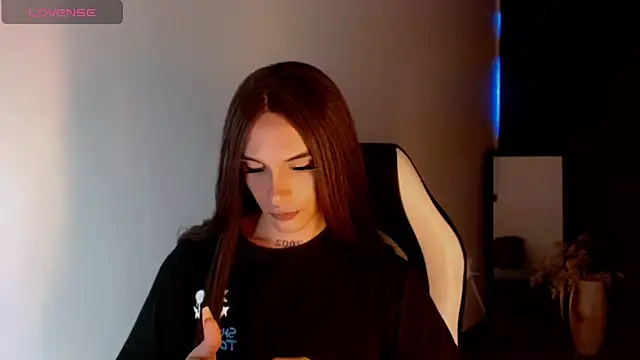 Snapshot of AdharaaMoon chatting on 12-28-24, 01:29 AdharaaMoon online show from 12-28-24, 01:29