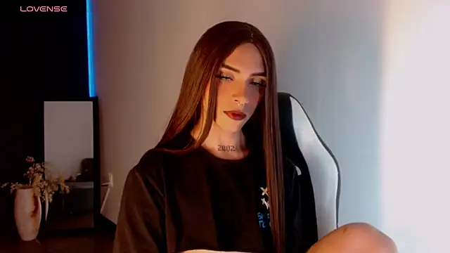 Snapshot of AdharaaMoon chatting on 12-29-24, 04:27 AdharaaMoon online show from 12-29-24, 04:27