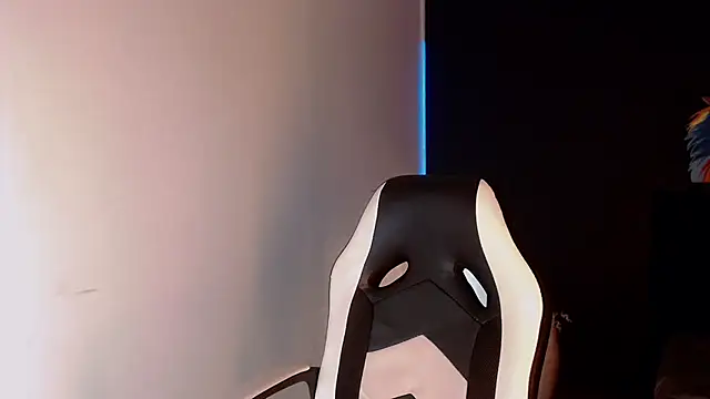 Snapshot of AdharaaMoon chatting on 01-18-25, 10:39 AdharaaMoon online show from 01-18-25, 10:39