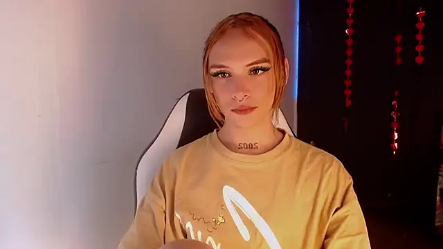 Snapshot of AdharaaMoon chatting on 02-15-25, 07:39 AdharaaMoon online show from 02-15-25, 07:39