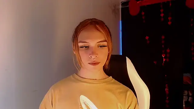 Snapshot of AdharaaMoon chatting on 02-15-25, 10:42 AdharaaMoon online show from 02-15-25, 10:42