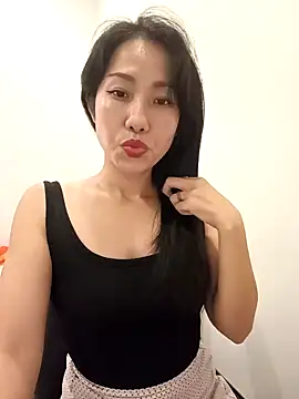 Snapshot of Sugar2k5 chatting on 02-13-25, 01:59 Sugar2k5 online show from 02-13-25, 01:59