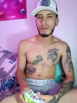 Leslly  online show from 01-24-25, 04:28