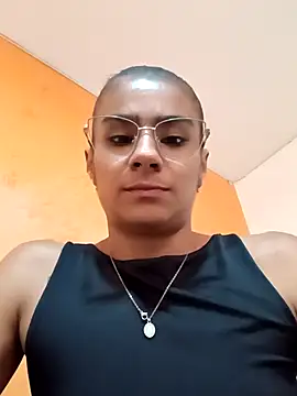 Leslly  online show from 04-11-26, 04:44