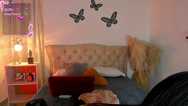 Snapshot of Sarahballiston_ chatting on 09-09-25, 12:10 Sarahballiston online show from 09-09-25, 12:10