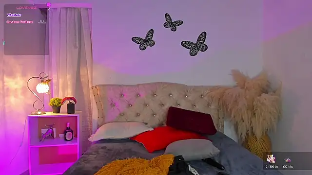 Snapshot of Sarahballiston_ chatting on 11-09-25, 12:20 Sarahballiston online show from 11-09-25, 12:20