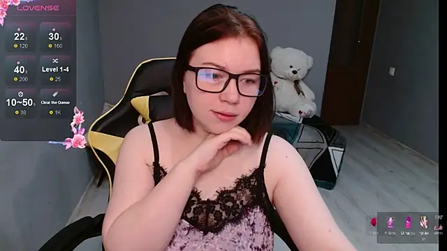 Emily Amorre online show from 09-22-25, 01:07