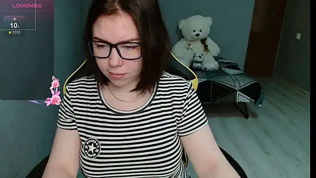 Emily Amorre online show from 10-06-25, 01:14