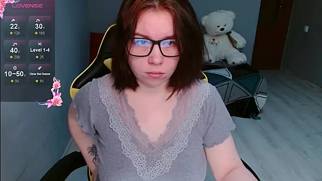 Emily Amorre online show from 10-24-25, 10:06