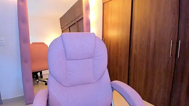 alikahouston4 online show from 02-26-26, 01:37