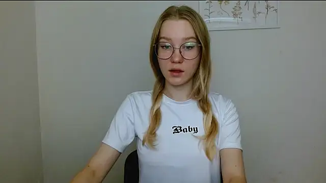 Snapshot of cindi_hot chatting on 09-26-25, 09:02 cindi hot online show from 09-26-25, 09:02