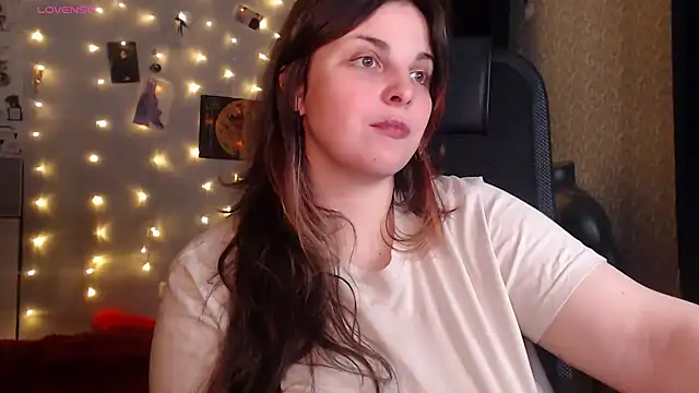 Snapshot of Saya_sweet chatting on 09-10-25, 06:30 Saya sweet online show from 09-10-25, 06:30