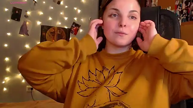 Snapshot of Saya_sweet chatting on 09-28-25, 09:42 Saya sweet online show from 09-28-25, 09:42