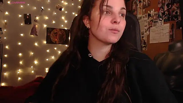 Snapshot of Saya_sweet chatting on 10-11-25, 09:35 Saya sweet online show from 10-11-25, 09:35