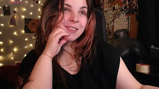 Snapshot of Saya_sweet chatting on 10-15-25, 02:55 Saya sweet online show from 10-15-25, 02:55