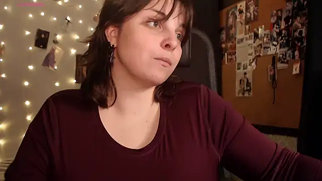 Snapshot of Saya_sweet chatting on 10-28-25, 09:50 Saya sweet online show from 10-28-25, 09:50