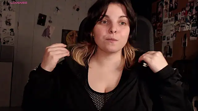 Snapshot of Saya_sweet chatting on 11-30-25, 09:08 Saya sweet online show from 11-30-25, 09:08