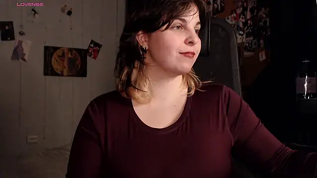 Snapshot of Saya_sweet chatting on 12-17-25, 09:10 Saya sweet online show from 12-17-25, 09:10