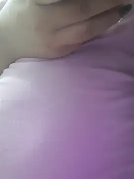 AmandaS2k online show from 04-27-26, 07:28