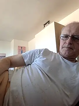 Milkasahne64 online show from 05-09-26, 07:46