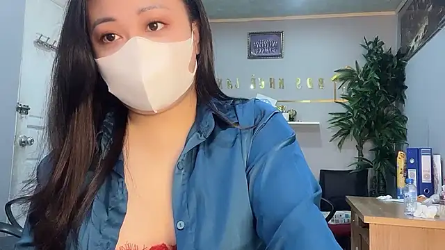 Snapshot of Bamboo_Swetie chatting on 12-17-24, 12:01 Bamboo Swetie online show from 12-17-24, 12:01