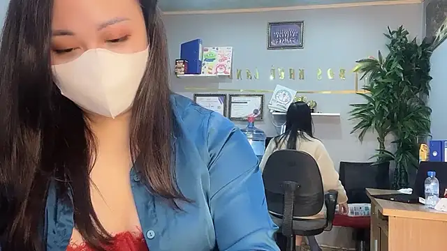 Snapshot of Bamboo_Swetie chatting on 12-17-24, 03:06 Bamboo Swetie online show from 12-17-24, 03:06