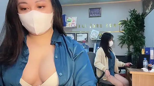 Snapshot of Bamboo_Swetie chatting on 12-17-24, 02:44 Bamboo Swetie online show from 12-17-24, 02:44