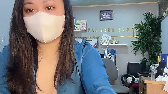 Snapshot of Bamboo_Swetie chatting on 12-18-24, 03:47 Bamboo Swetie online show from 12-18-24, 03:47