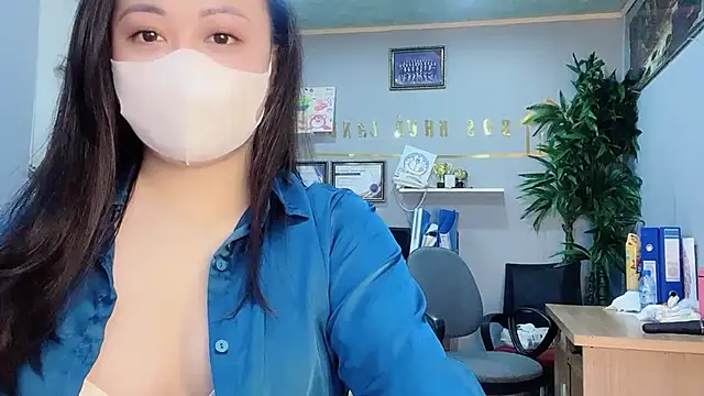 Snapshot of Bamboo_Swetie chatting on 12-22-24, 04:50 Bamboo Swetie online show from 12-22-24, 04:50