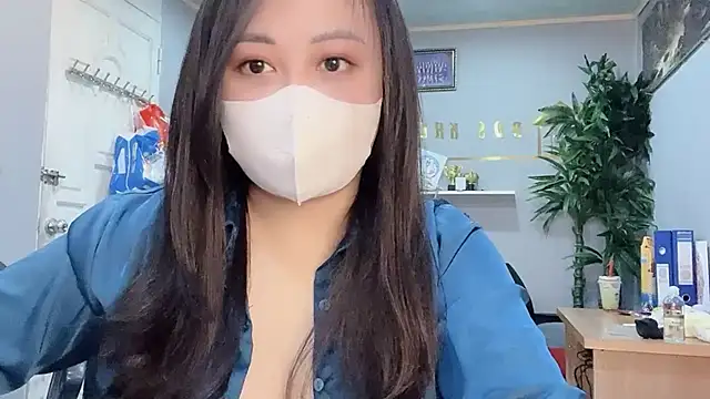 Snapshot of Bamboo_Swetie chatting on 01-10-25, 03:06 Bamboo Swetie online show from 01-10-25, 03:06