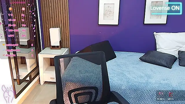 Snapshot of alina_martinelli chatting on 01-16-25, 04:39 alina martinelli online show from 01-16-25, 04:39