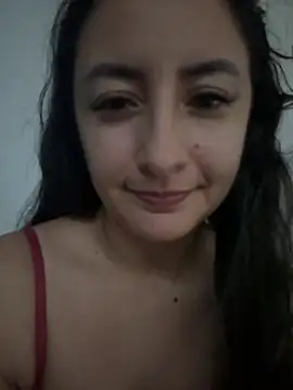 Snapshot of alina_martinelli chatting on 02-25-25, 11:33 alina martinelli online show from 02-25-25, 11:33