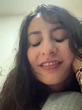 Snapshot of alina_martinelli chatting on 10-14-25, 11:49 alina martinelli online show from 10-14-25, 11:49