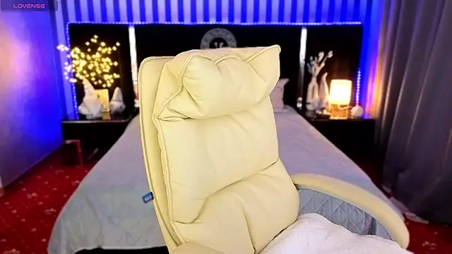 Lexi Si online show from 12-20-25, 07:15