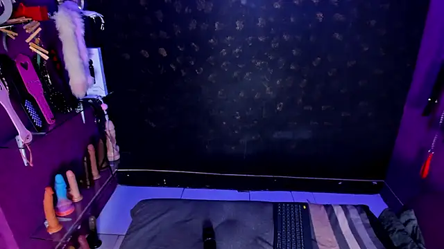 Alexa Slave online show from 09-13-25, 07:13