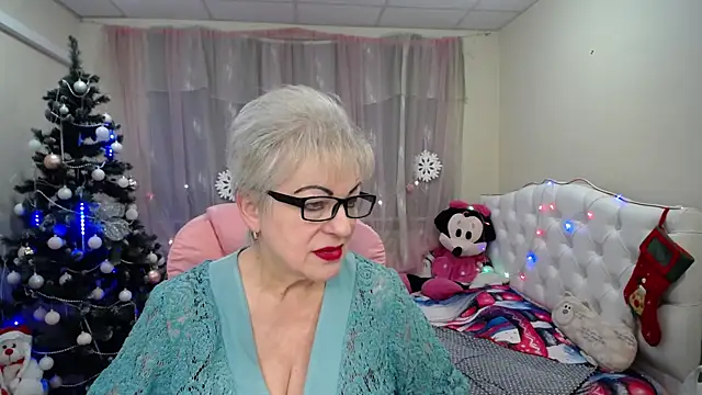 Snapshot of KayleSmoll chatting on 01-09-25, 04:41 KayleSmoll online show from 01-09-25, 04:41