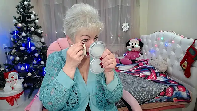 Snapshot of KayleSmoll chatting on 01-15-25, 04:15 KayleSmoll online show from 01-15-25, 04:15