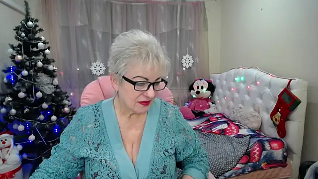 Snapshot of KayleSmoll chatting on 01-15-25, 10:13 KayleSmoll online show from 01-15-25, 10:13