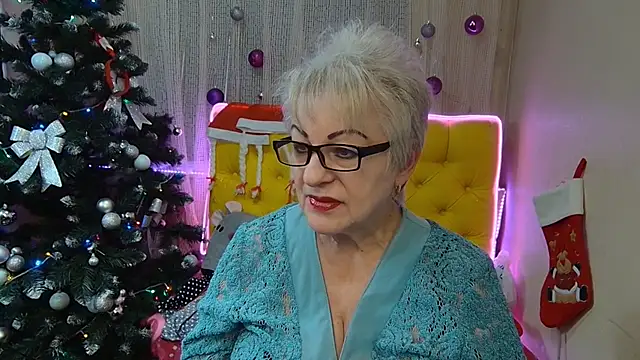 Snapshot of KayleSmoll chatting on 01-19-25, 04:33 KayleSmoll online show from 01-19-25, 04:33