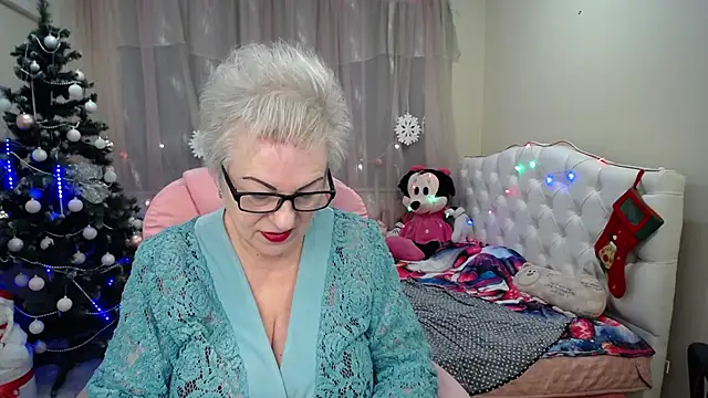 Snapshot of KayleSmoll chatting on 01-22-25, 01:20 KayleSmoll online show from 01-22-25, 01:20