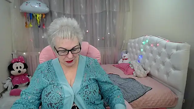 Snapshot of KayleSmoll chatting on 01-23-25, 01:19 KayleSmoll online show from 01-23-25, 01:19