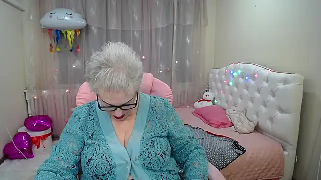 Snapshot of KayleSmoll chatting on 01-29-25, 04:36 KayleSmoll online show from 01-29-25, 04:36