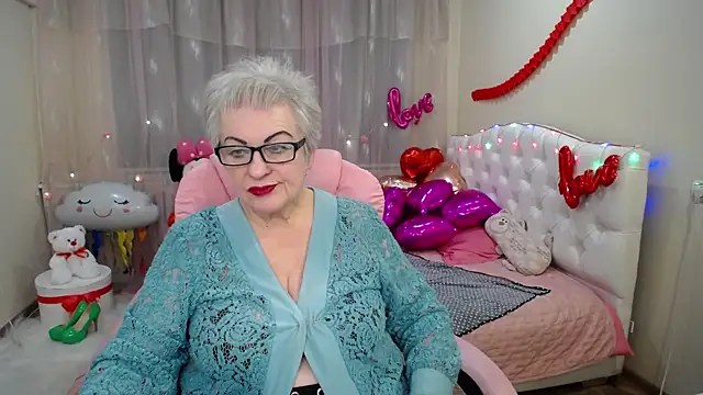 Snapshot of KayleSmoll chatting on 02-02-25, 04:59 KayleSmoll online show from 02-02-25, 04:59