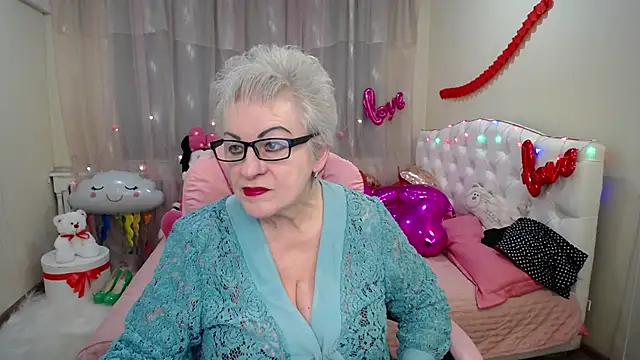 Snapshot of KayleSmoll chatting on 02-02-25, 07:25 KayleSmoll online show from 02-02-25, 07:25