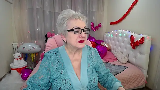 Snapshot of KayleSmoll chatting on 02-02-25, 10:28 KayleSmoll online show from 02-02-25, 10:28