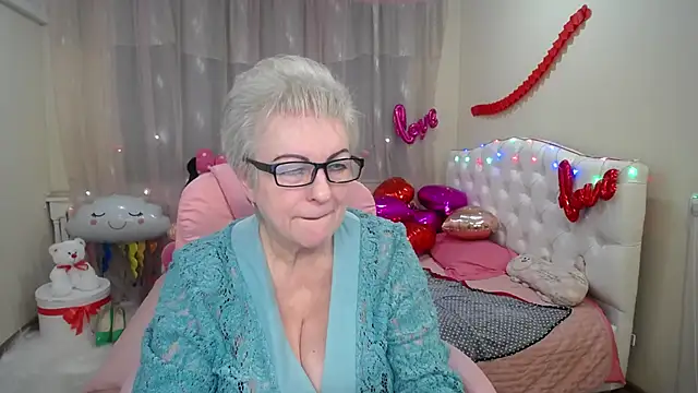 Snapshot of KayleSmoll chatting on 02-05-25, 01:37 KayleSmoll online show from 02-05-25, 01:37